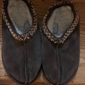Kid’s UGGs slippers